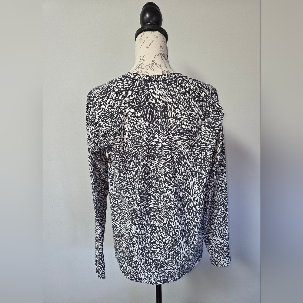 Athleta Long Sleeve Shirt In Medium - Picture 6 of 12